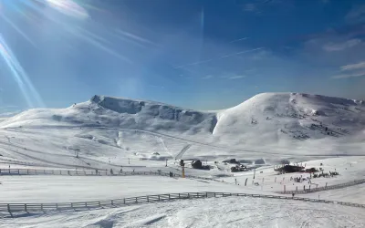 Salvamont: evitați traseele de peste 1.800 metri, risc mare de avalanșă