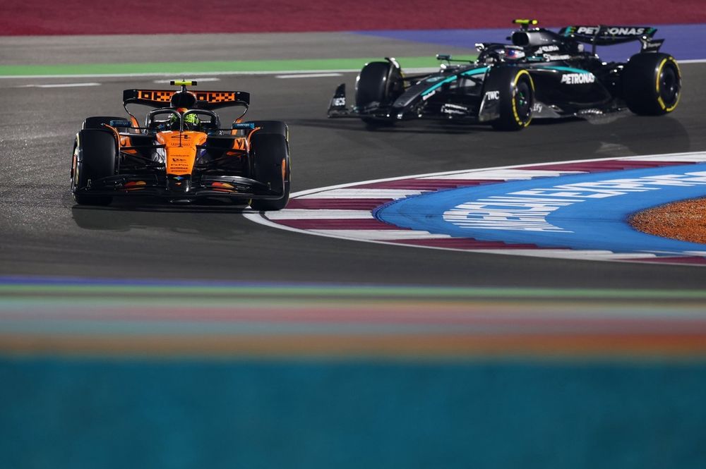 Lando Norris și Andrea Kimi Antonelli în timpul cursei din Qatar