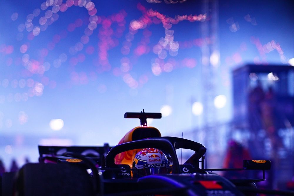 Max Verstappen sărbătorește victoria din Qatar