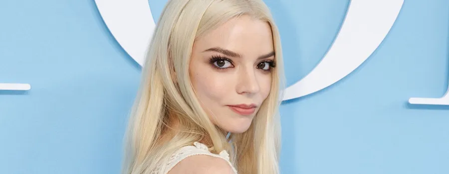 Cu un singur film, Anya Taylor-Joy l-a ajutat pe cel mai divizat regizor să revină