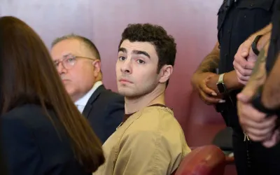 Luigi Mangione în fața instanței pentru suprimarea probelor cheie