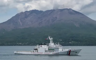 Filipine desfășoară nava amiral în apele disputate cu China