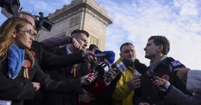 Nicușor Dan evită întrebări despre criza de la Ministerul Apărării