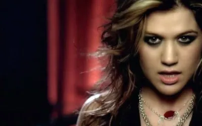 Kelly Clarkson intră în 'Billions Club' de pe Spotify