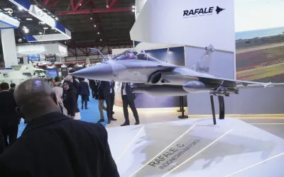 Vânzările globale de armament ating cifre record de 679 miliarde
