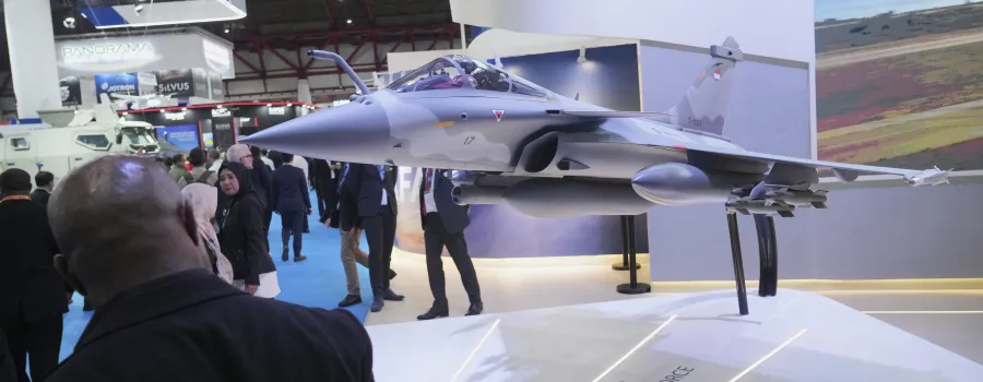 Vânzările globale de armament ating cifre record de 679 miliarde