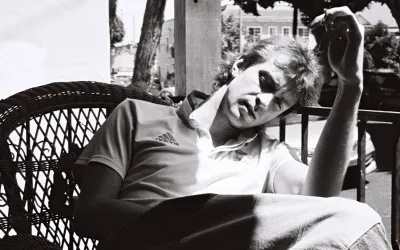 Lasse Lokøy lansează single-ul indie 'Lots Of People Here'