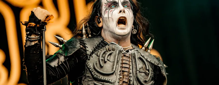 Foști membri Cradle of Filth dau în judecată pe Dani Filth
