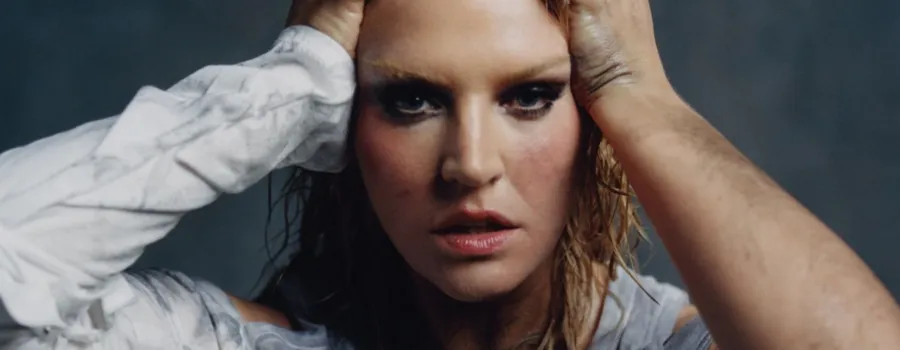 Self Esteem anunță trei concerte în aer liber în Marea Britanie pentru vara 2026