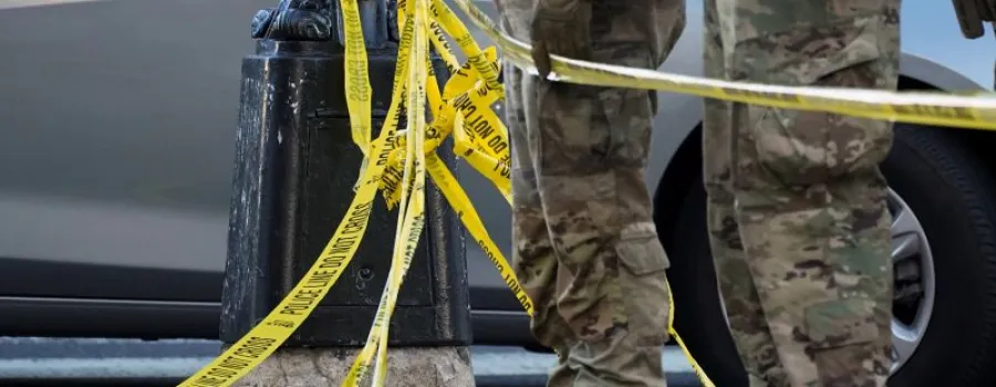 Militarul Andrew Wolfe rănit în Washington arată semne pozitive