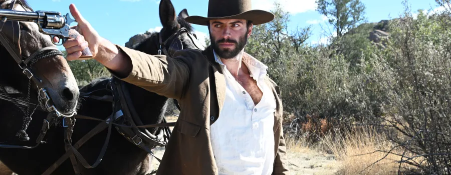 William H. Macy în westernul Frontier Crucible, lansare decembrie