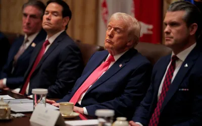 Trump pare să adoarmă în timpul unei ședințe de Cabinet