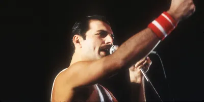 Freddie Mercury a scris o melodie pentru John Lennon care a devenit hit