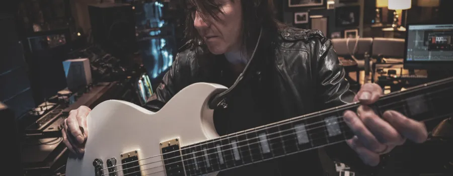 Chitaristul Nine Inch Nails lansează jocul horror Sleep Awake