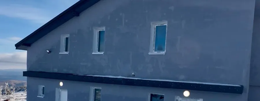 Stația meteo Vlădeasa, distrusă în iunie, a fost reconstruită