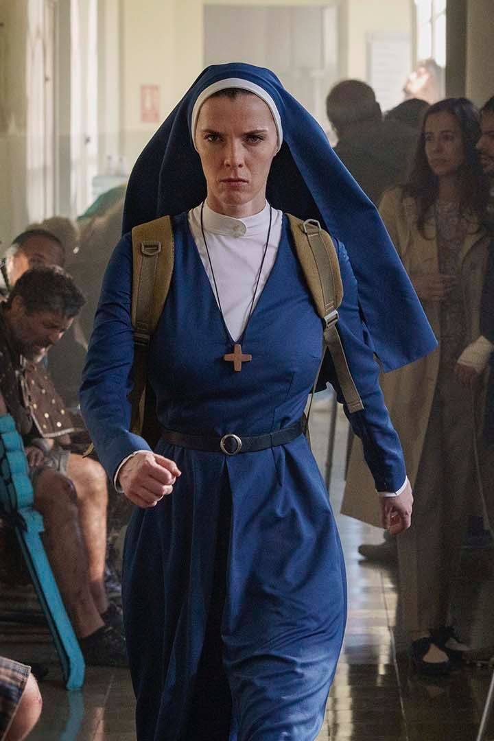 Scene din Mrs. Davis