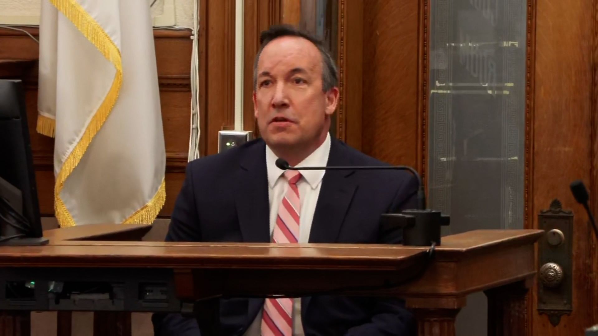 Instrumente găsite în gunoaie cu urme suspecte