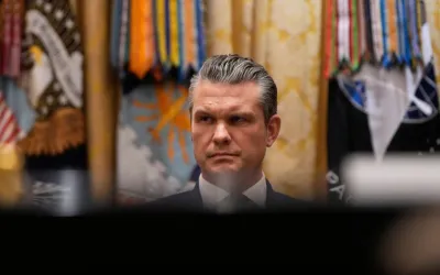 Hegseth supraviețuiește controverselor cu sprijinul lui Trump