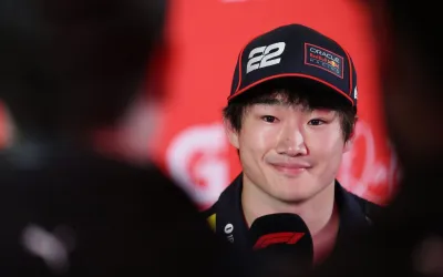 Yuki Tsunoda învață drift cu campionul James Deane