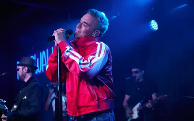 Robbie Williams va cânta la tragerea la sorți pentru Cupa Mondială 2026