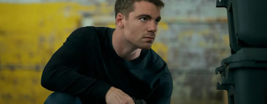 Netflix mută data de lansare pentru sezonul 3 din The Night Agent