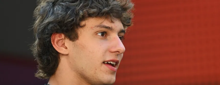 Piloții F1 îl apără pe Antonelli după valul de abuzuri online