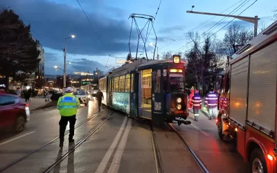 Tramvai deraiat la Iași după accident cu două autovehicule