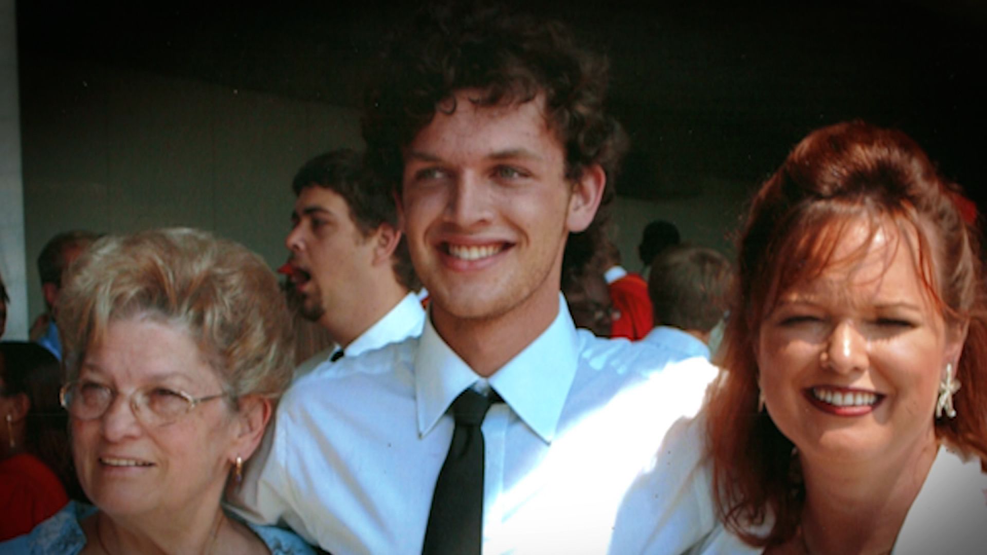 Bărbat care pledează pentru menținerea vaccinării împotriva hepatitei B