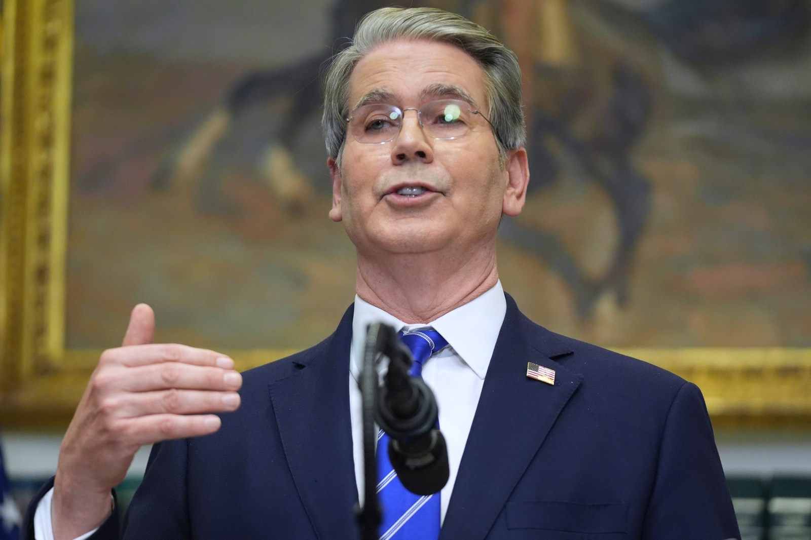 Scott Bessent la summitul DealBook