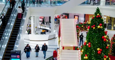 Consumatorii cheltuie miliarde de Black Friday, în ciuda incertitudinilor economice