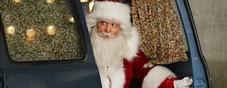 My Secret Santa: comedia Netflix care copiază Mrs. Doubtfire