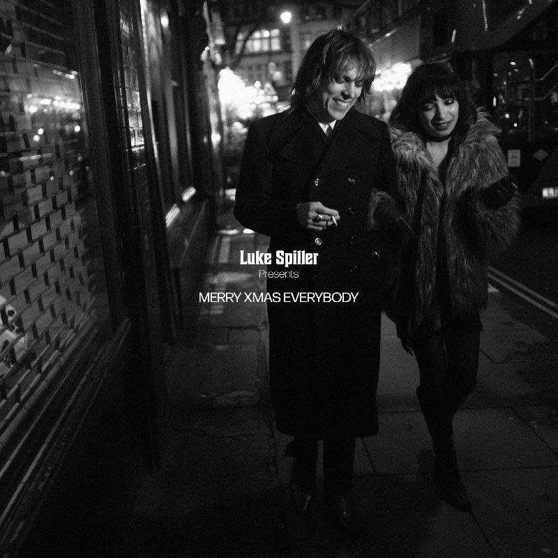 Luke Spiller în videoclipul pentru “Merry Xmas Everybody”