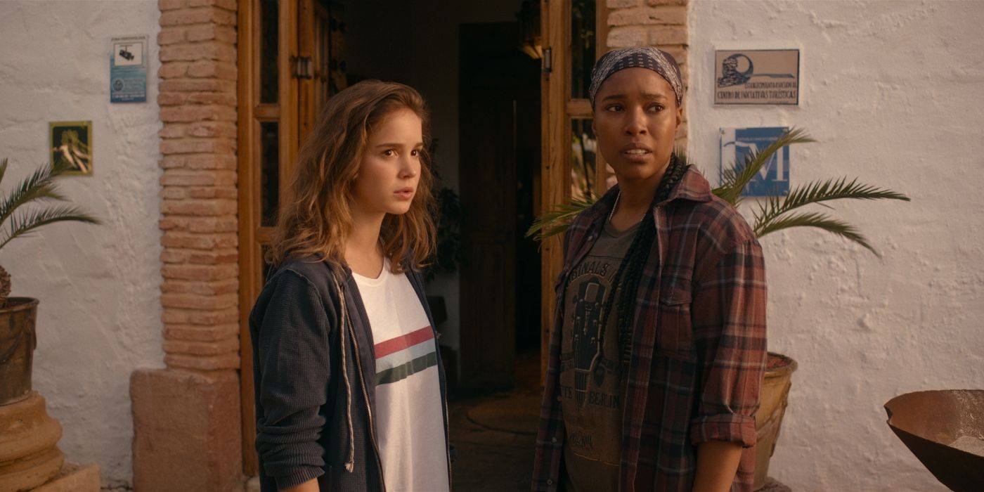 Alba Baptista și Kristina Tonteri-Young în Warrior Nun