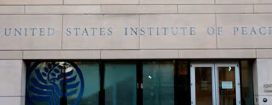 Trump își pune numele pe Institutul de Pace al SUA după ce l-a desființat