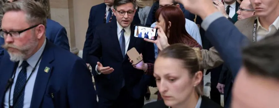 Mike Johnson, sub asediul propriilor colegi republicani