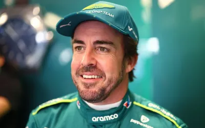 Fernando Alonso a primit un baston la schimbul de cadouri din F1
