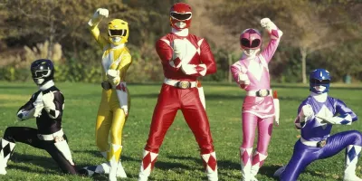 Disney+ dezvoltă un nou serial Power Rangers cu creatorul din Percy Jackson