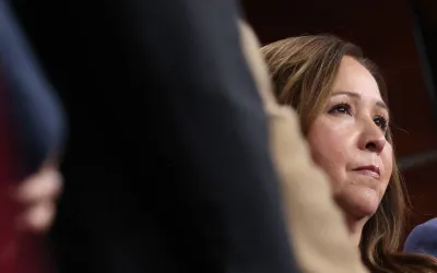 Congreswoman democrată spune că a fost atacată cu spray în raid ICE