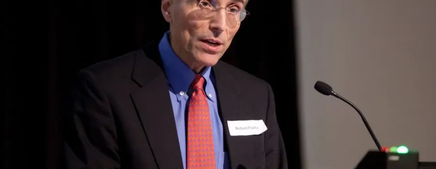 Comisarul FDA Marty Makary sub presiune după plecarea specialistului în cancer