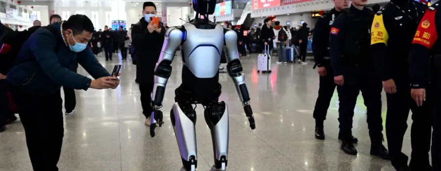 Robot chinez doboară record Guinness cu o plimbare de 170 km