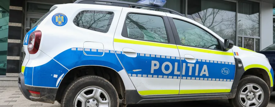 Hunedoara: Foști soți s-au bătut în școala copilului lor