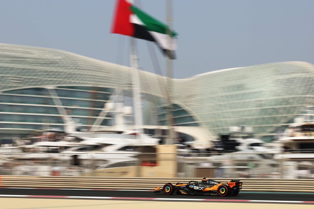 Lando Norris la volanul McLaren-ului