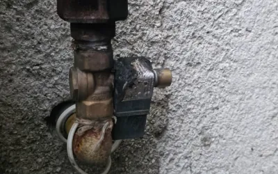 Pompierii intervin la un branșament de gaz incendiat în Piatra-Neamț