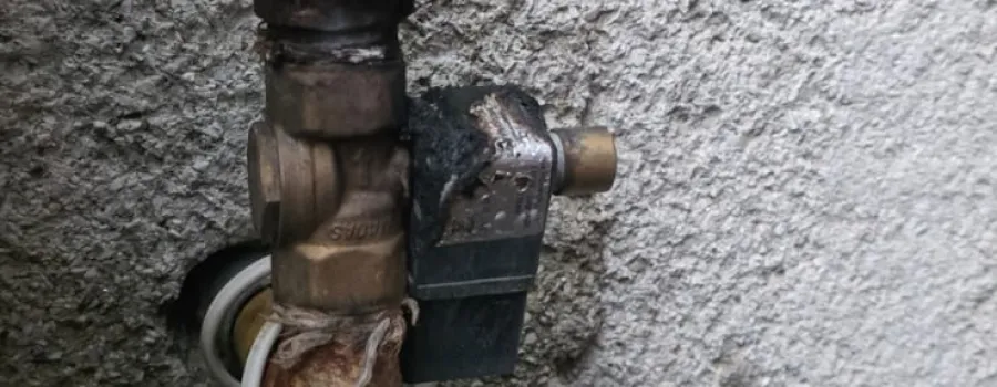 Pompierii intervin la un branșament de gaz incendiat în Piatra-Neamț